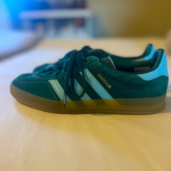Green Suede Gazelle’s. Men’s US size 5 1/2. - Picture 1 of 6